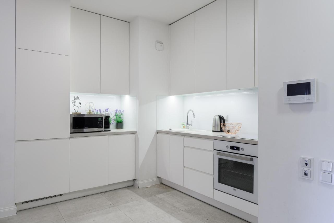 Lumina Luxury Apartments In Mennica Residence Варшава Екстериор снимка