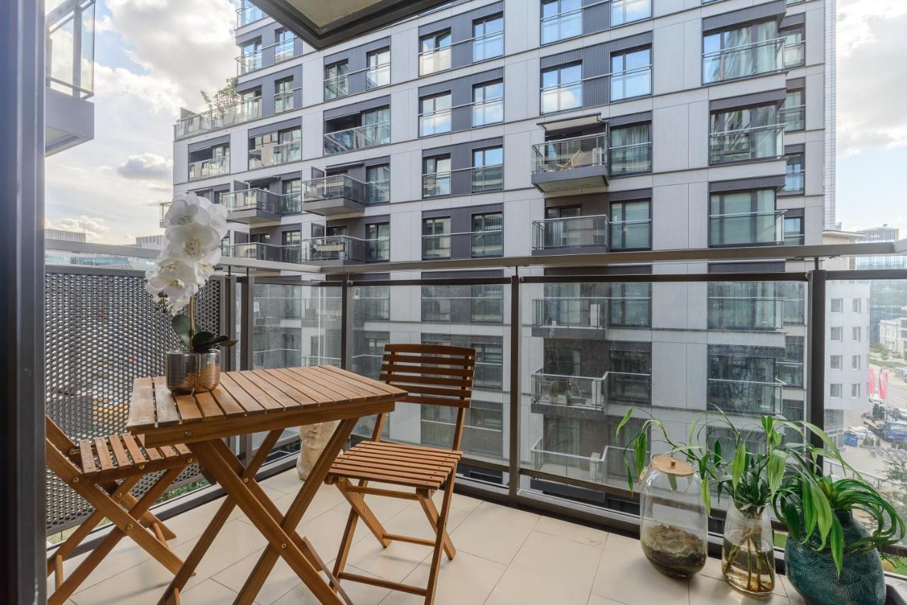 Lumina Luxury Apartments In Mennica Residence Варшава Екстериор снимка