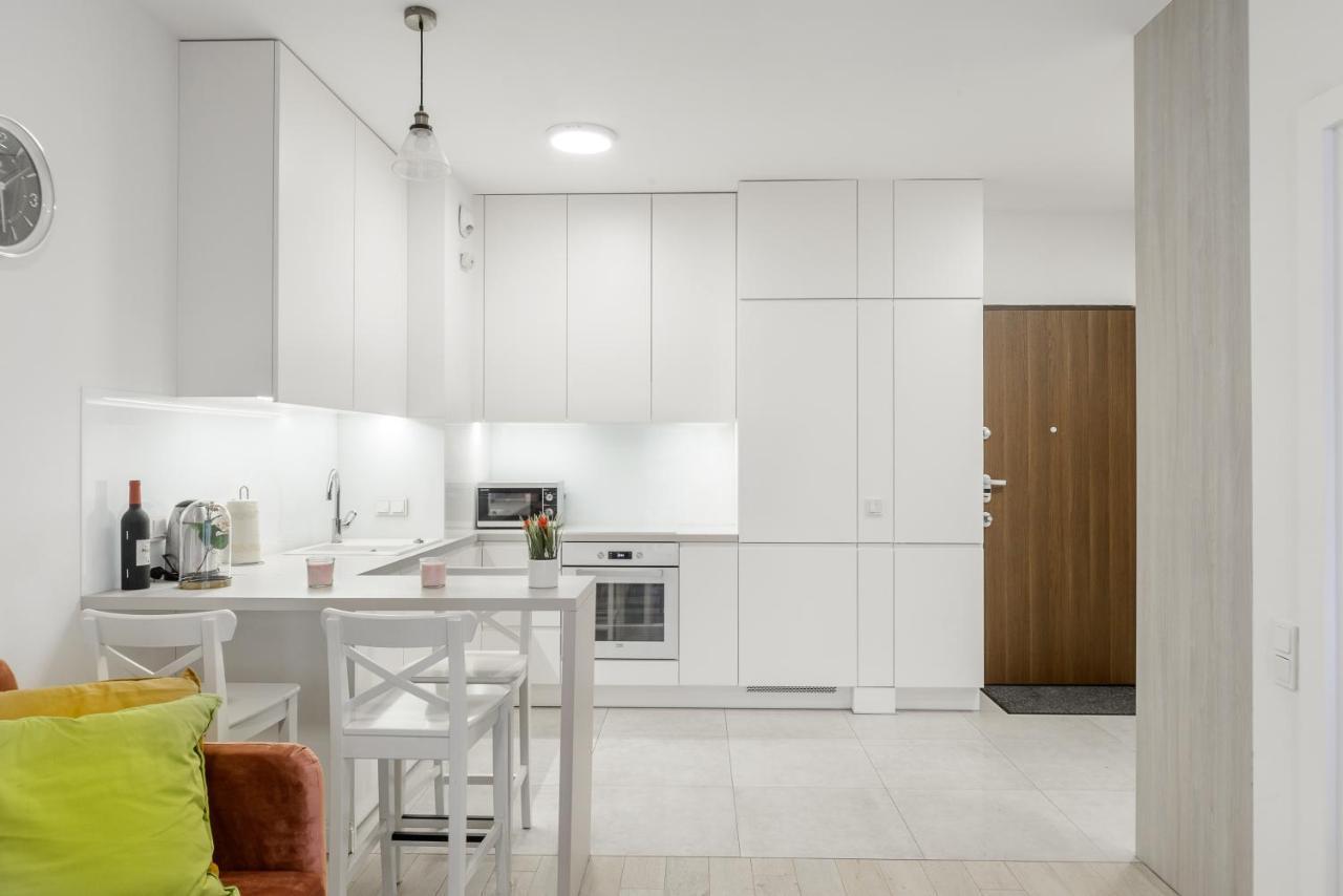 Lumina Luxury Apartments In Mennica Residence Варшава Екстериор снимка