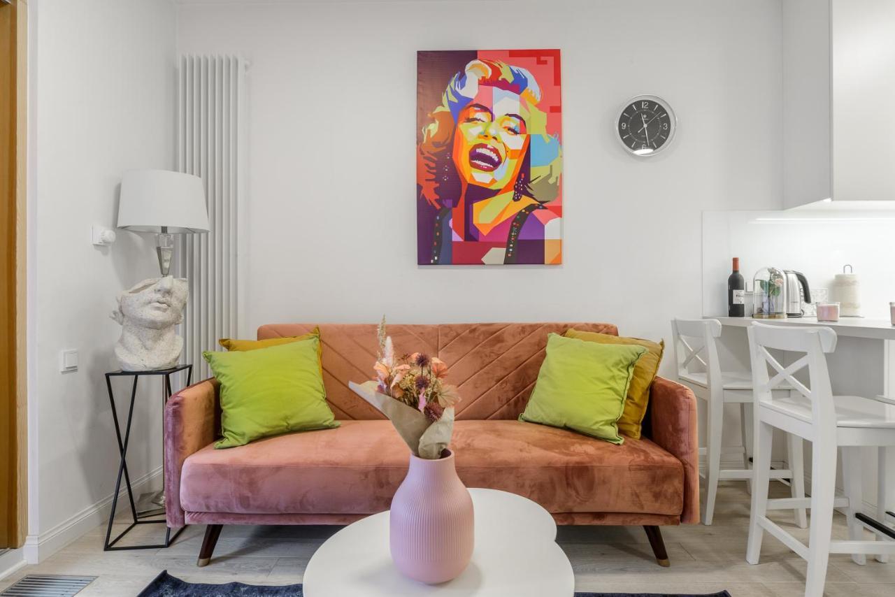 Lumina Luxury Apartments In Mennica Residence Варшава Екстериор снимка