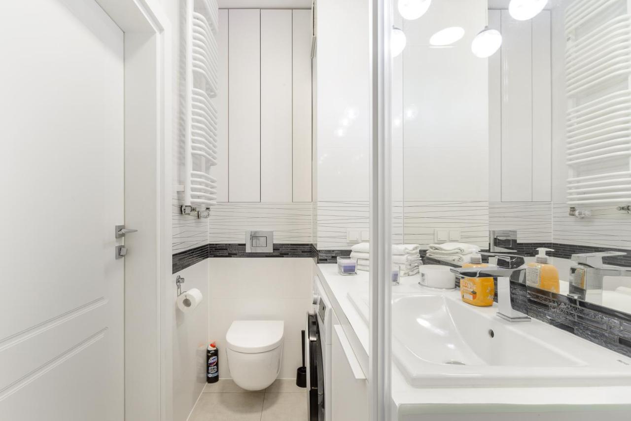 Lumina Luxury Apartments In Mennica Residence Варшава Екстериор снимка