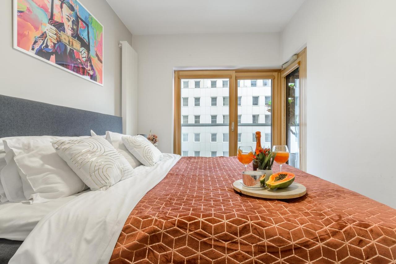 Lumina Luxury Apartments In Mennica Residence Варшава Екстериор снимка