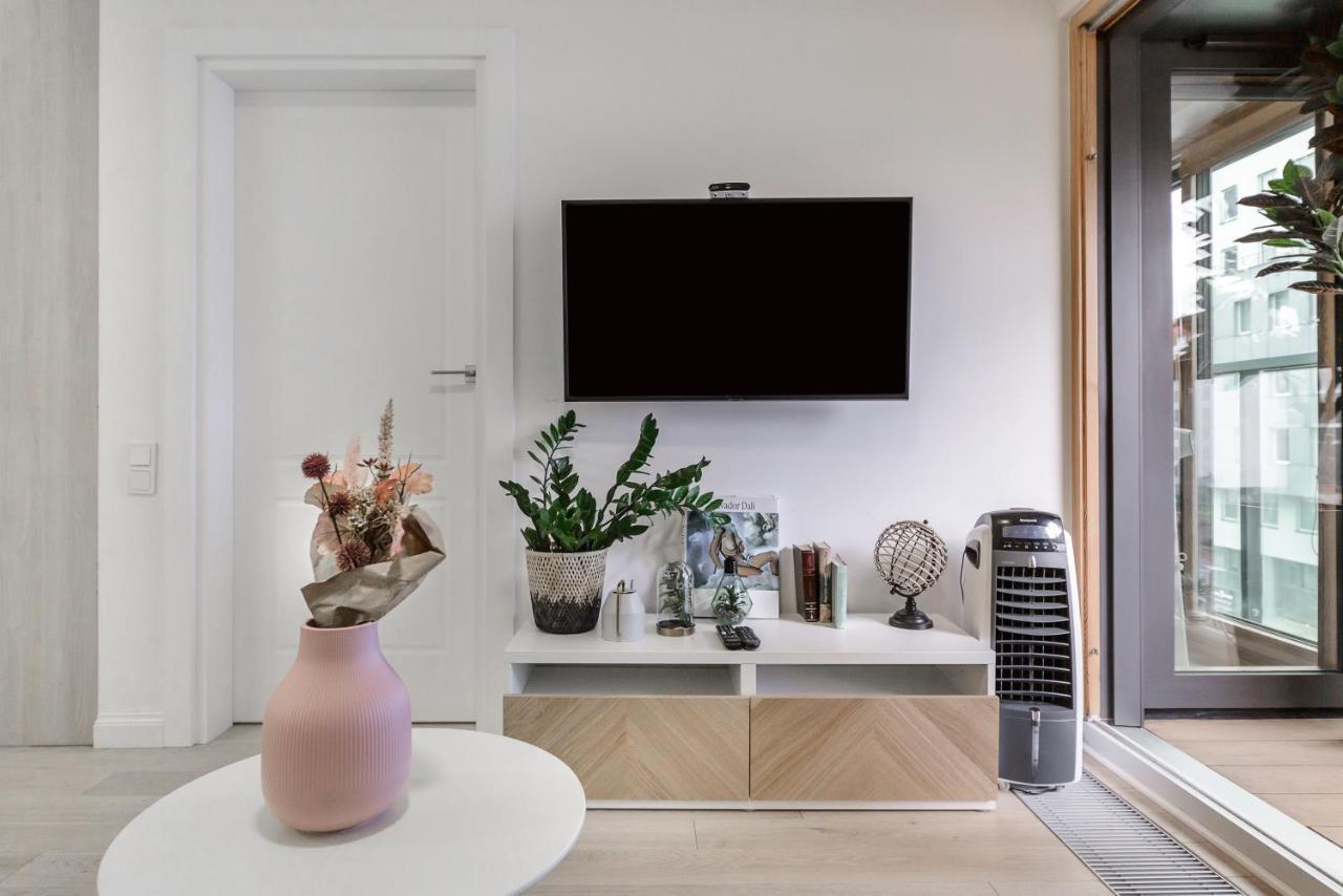 Lumina Luxury Apartments In Mennica Residence Варшава Екстериор снимка
