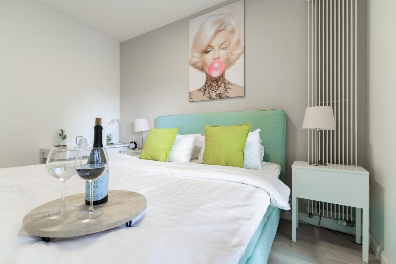 Lumina Luxury Apartments In Mennica Residence Варшава Екстериор снимка